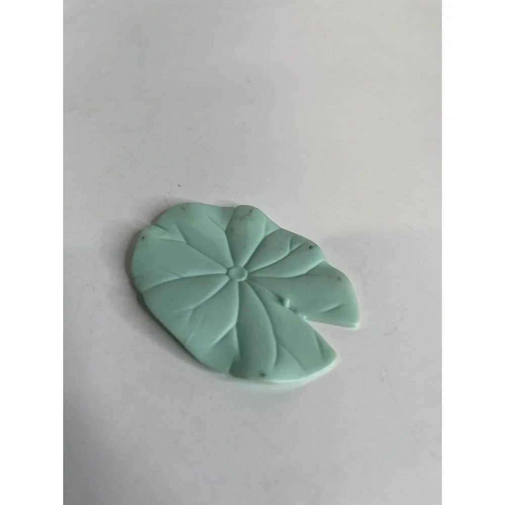 LPS ACCESSORY or doll house part Green leaf
